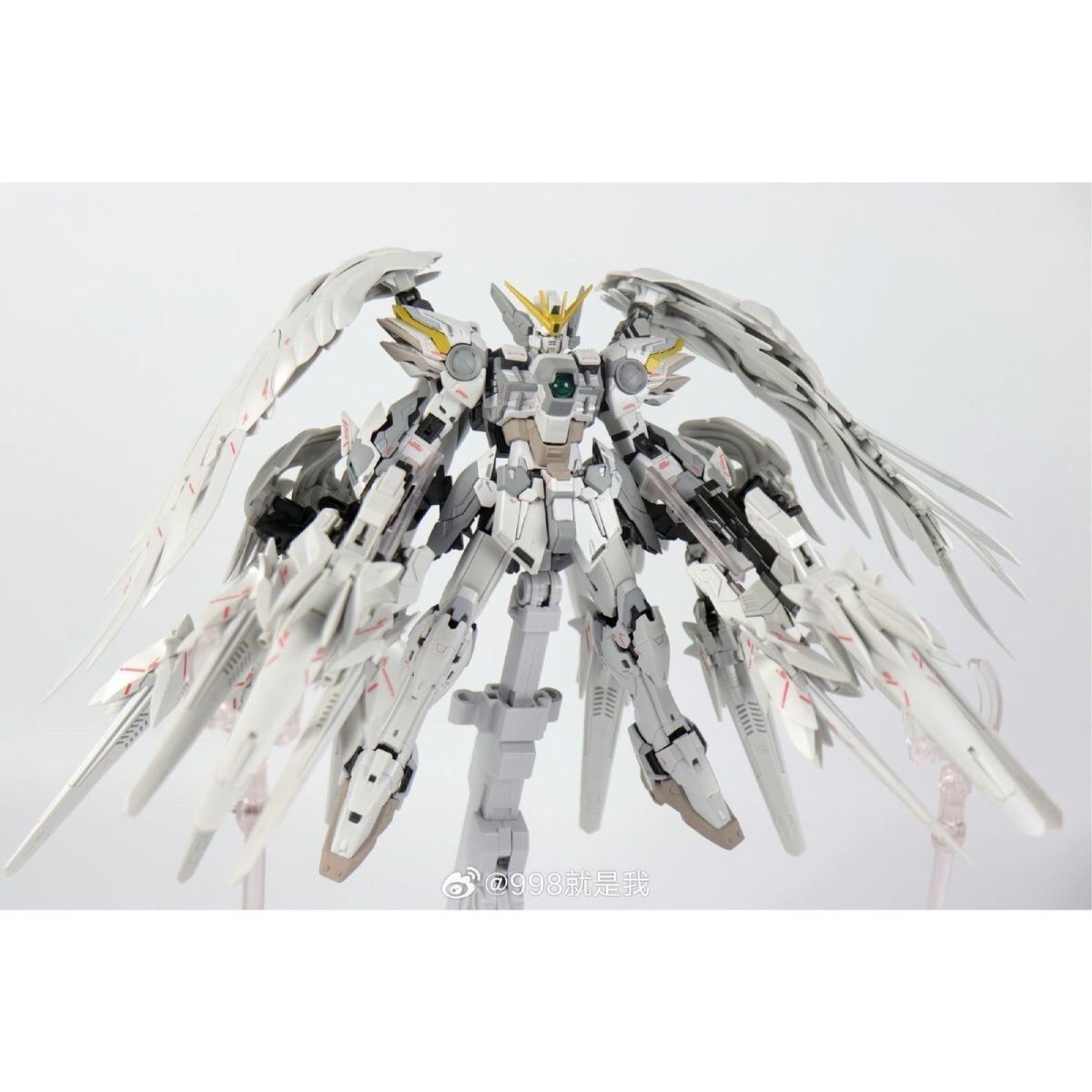 Supernova Wing buying Gundam Snow White Prelude 1/100