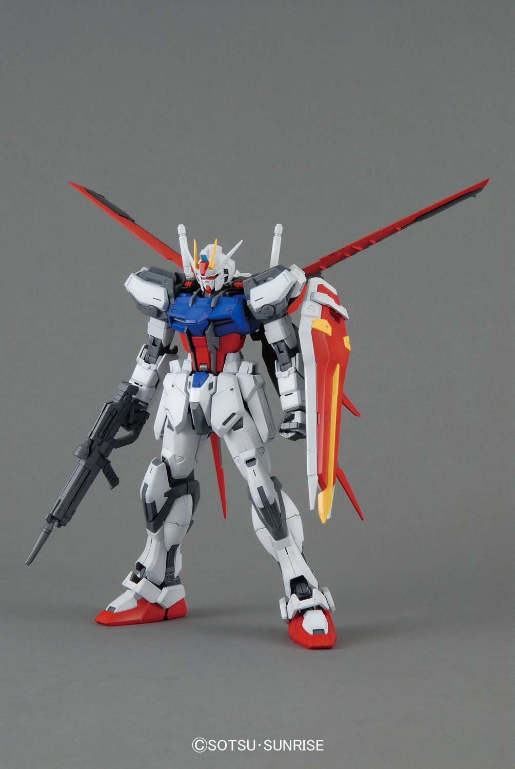 BANDAI Hobby MG 1/100 Aile Strike Gundam Ver RM