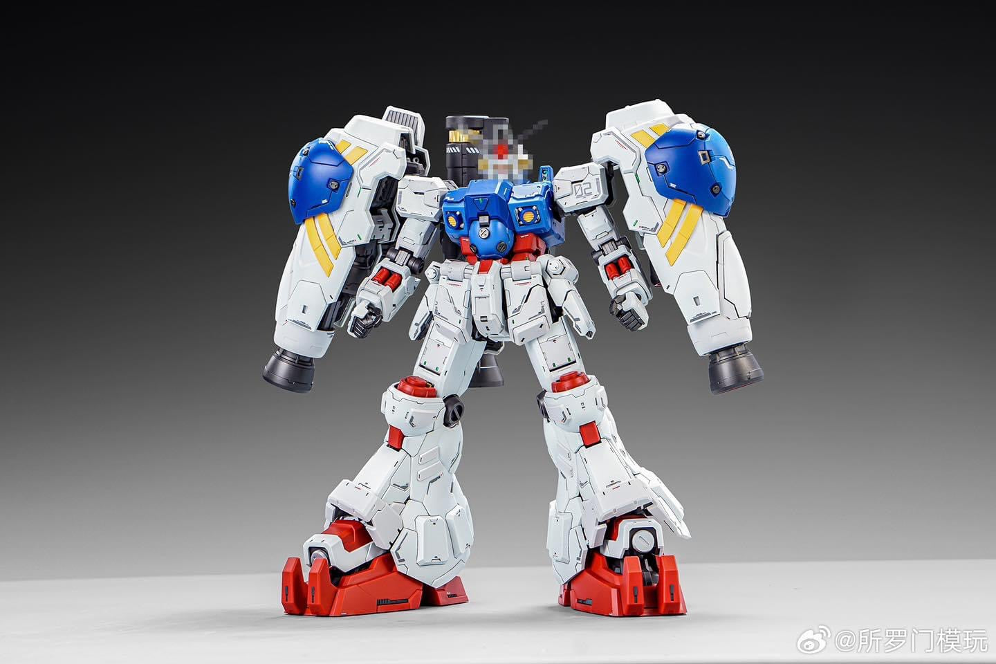 Solomon 1/100 MOTORIZED Gundam Physalis GP02 Model Kit – Fuwa Fuwa