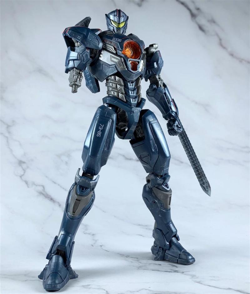 NECA Pacific Rim 2 Gypsy Avenger Figure Deluxe Set with Lights and Full Accessories