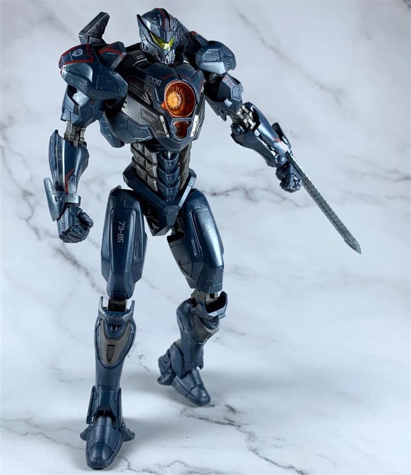 NECA Pacific Rim 2 Gypsy Avenger Figure Deluxe Set with Lights and Full Accessories