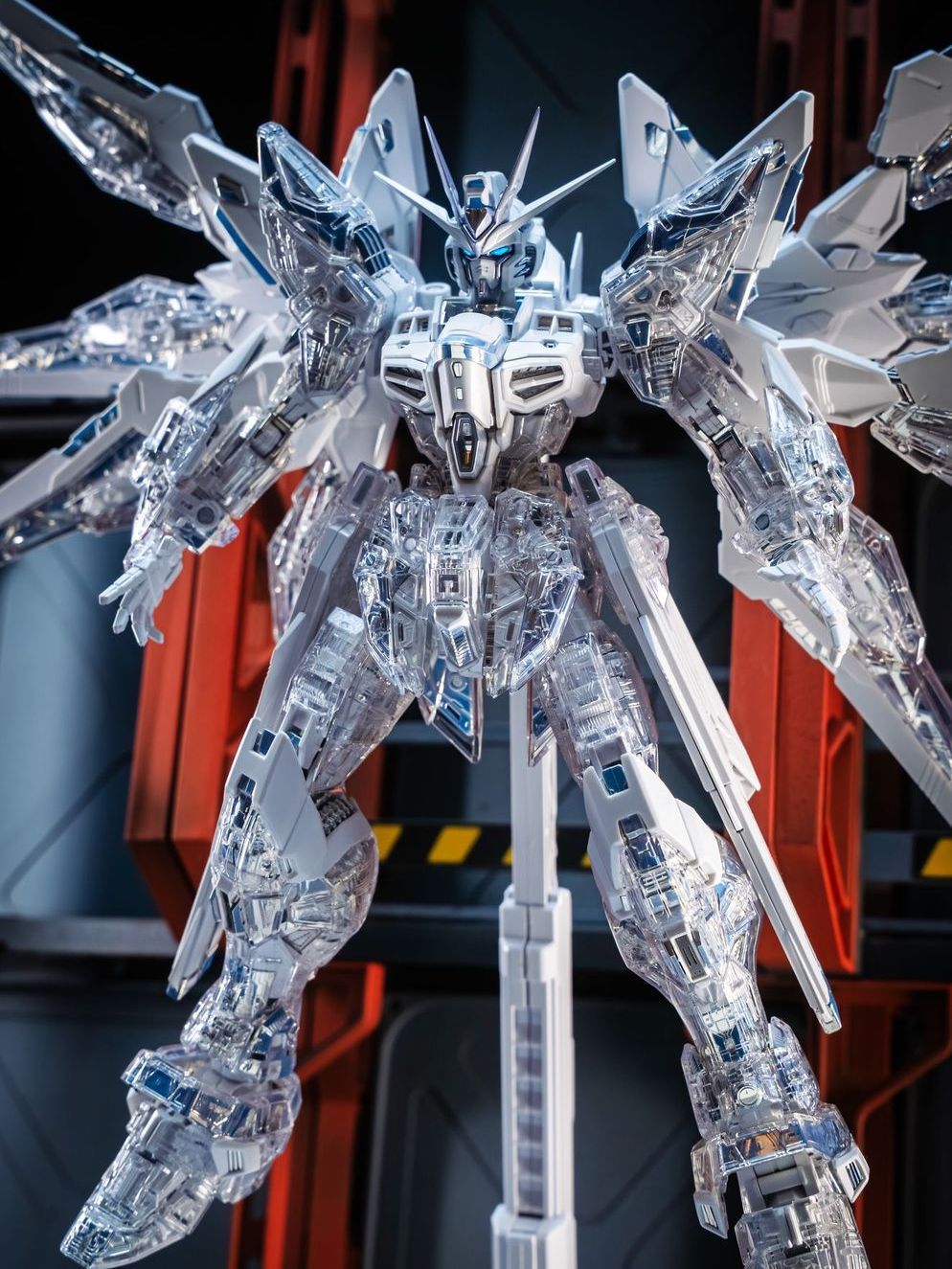 Minerva Twilight Strike Freedom Head for 1/100 Prepainted with LED lighting