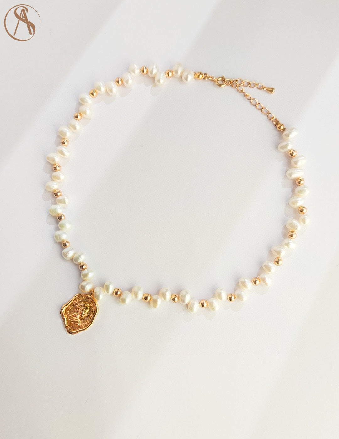 Natural Pearl Necklace with Queen Elizabeth Pendant