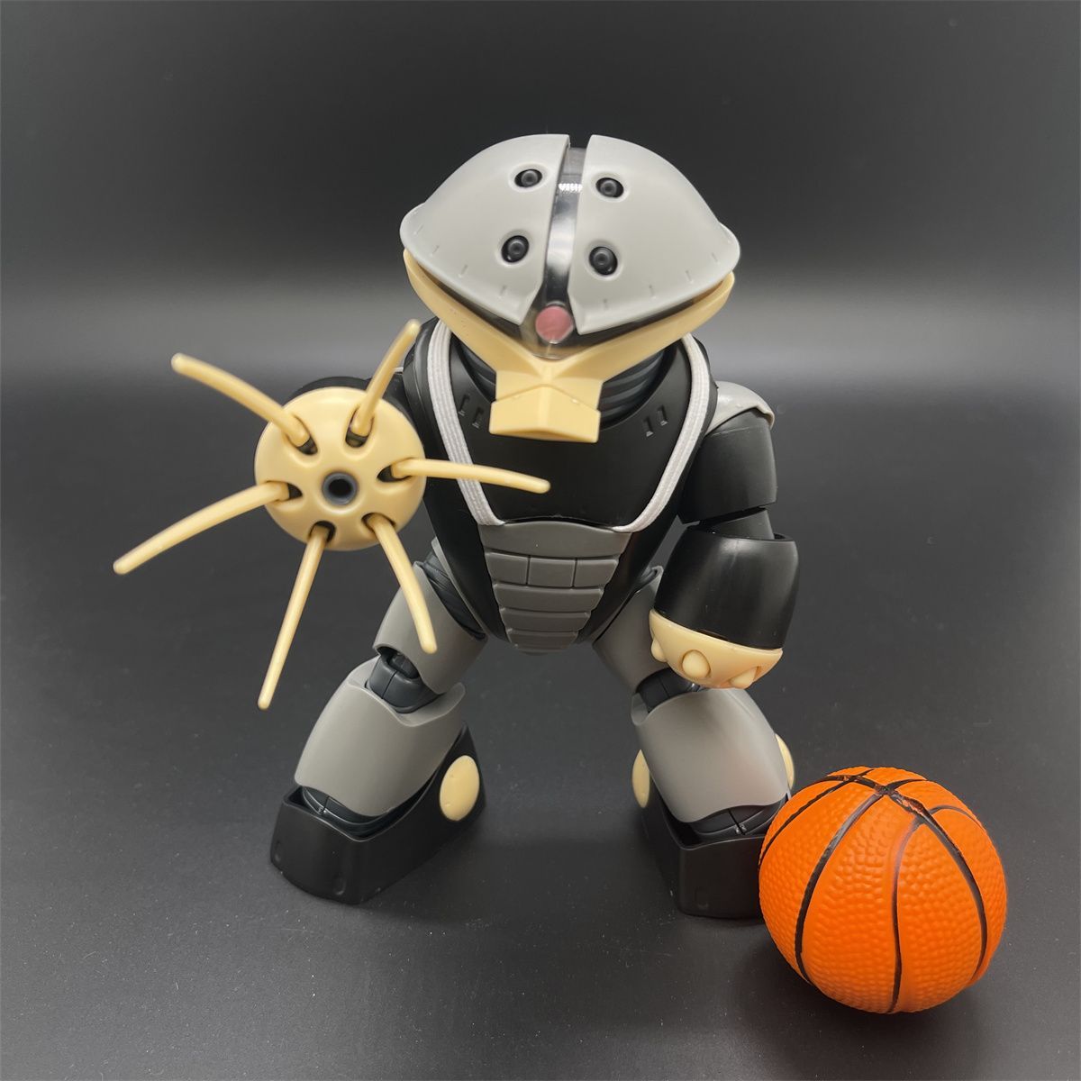 JMS HG 1/144 KUN Guy with Basketball