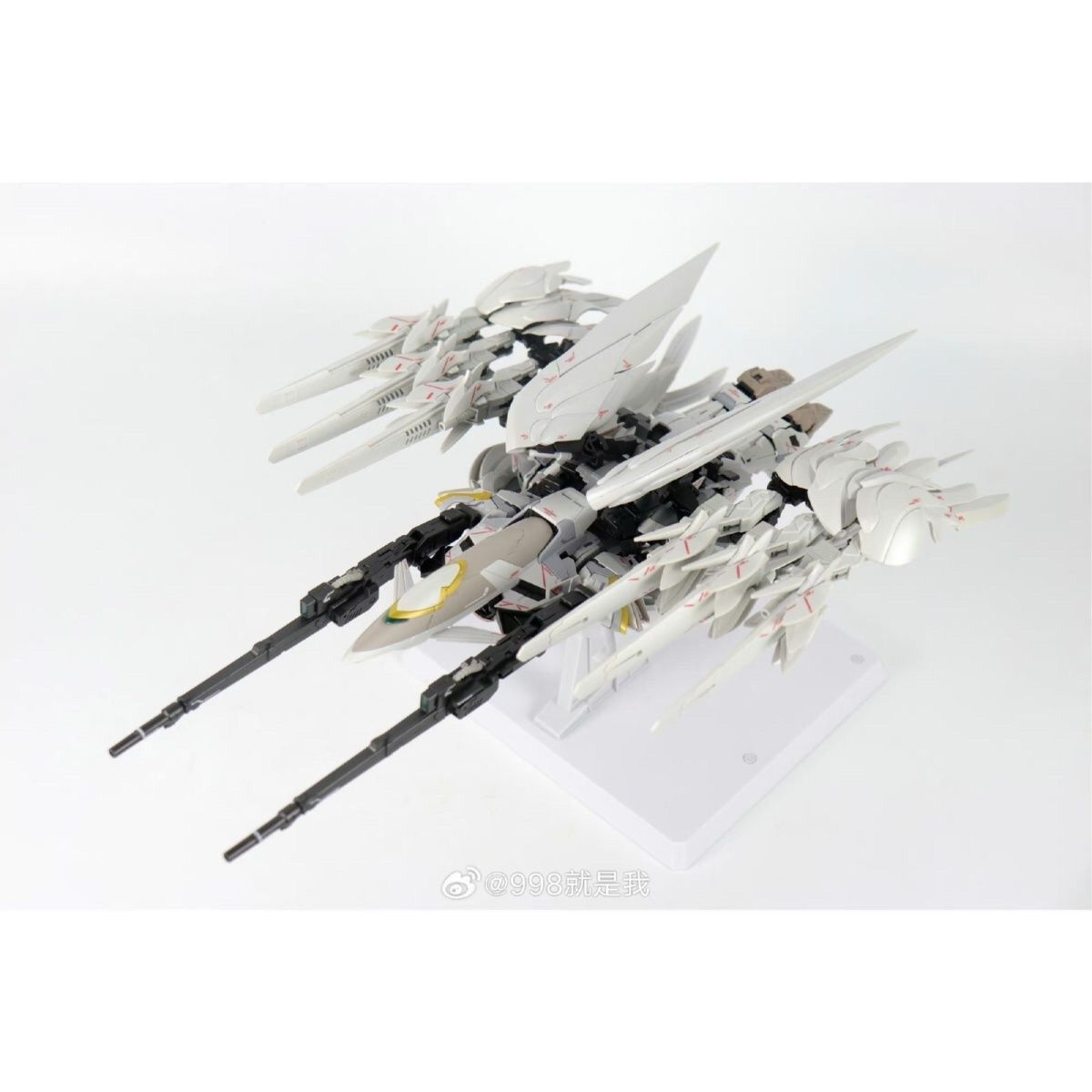 Daban 8827 MG 1/100 Wing Zero Snow White Prelude