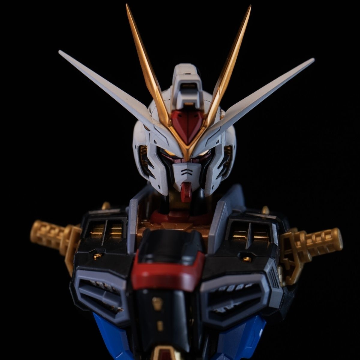 Minerva Strike Freedom Head for 1/100 Prepainted with LED lighting