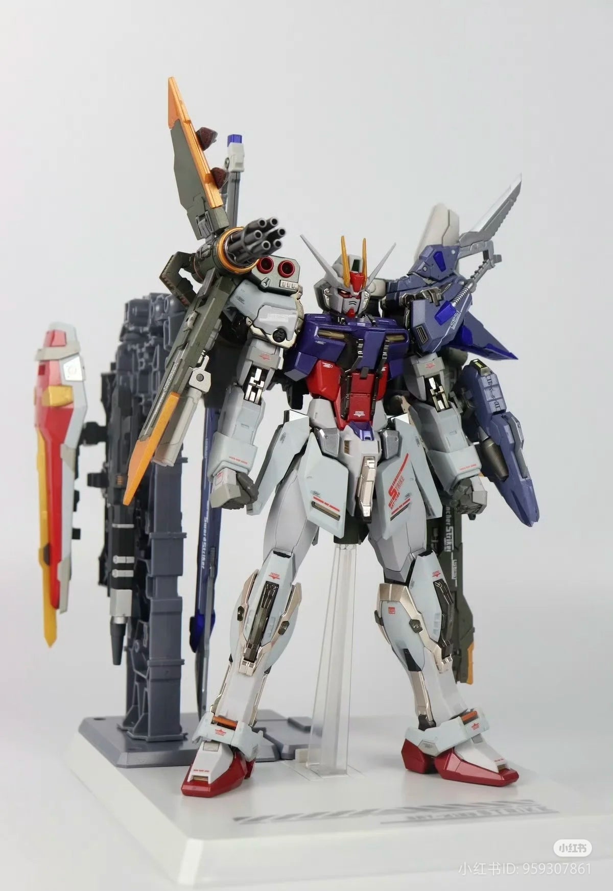 Daban 8829 MB Style 1/100 Prepainted Sword and Launcher Strike set