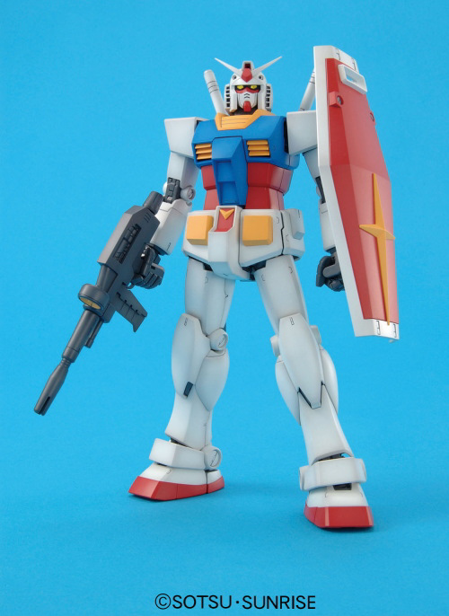 BANDAI Hobby MG RX-78-2 Gundam Ver 2.0