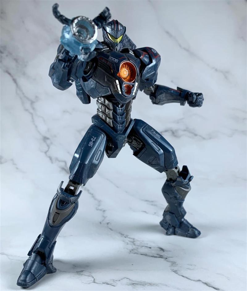 NECA Pacific Rim 2 Gypsy Avenger Figure Deluxe Set with Lights and Full Accessories