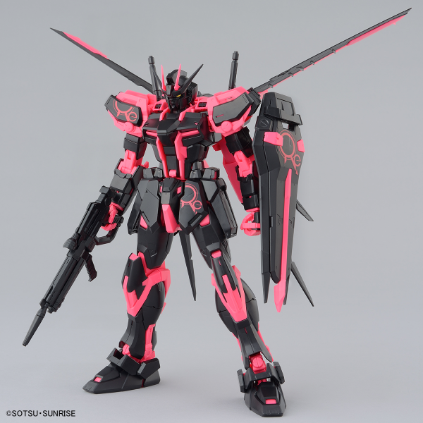 Gundam Base Limited MG 1/100 AILE STRIKE GUNDAM Ver.RM [RECIRCULATION COLOR/NEON PINK]